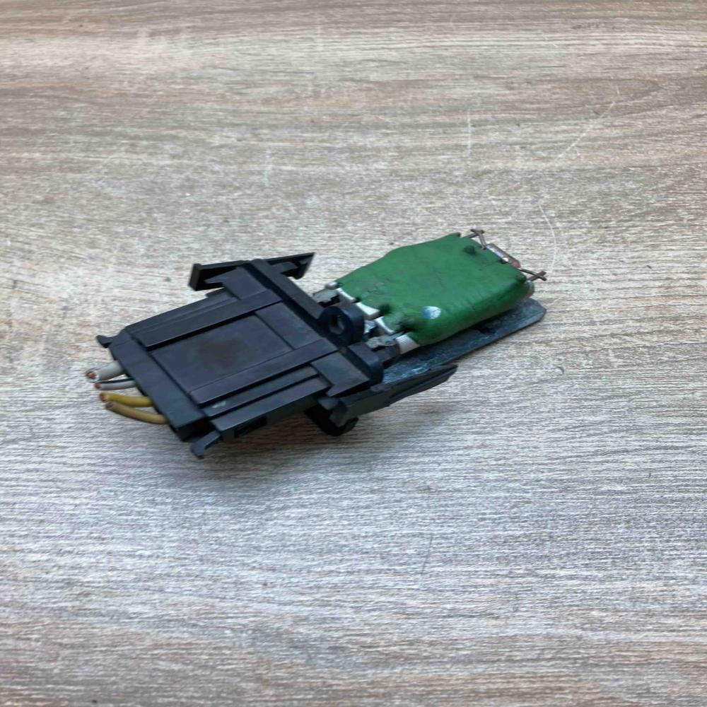 1H0959263 881055650  Heater blower motor/fan resistor Volkswagen Golf III