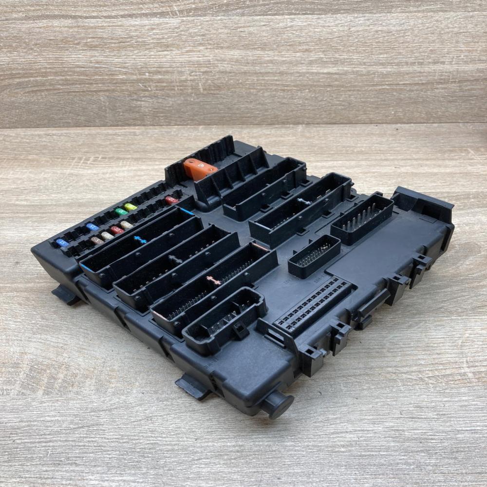 13205779 519167001  Fuse module Opel Vectra C