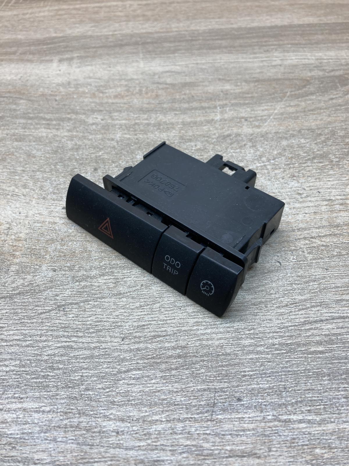 758706   Hazard light switch Toyota Prius (XW20)