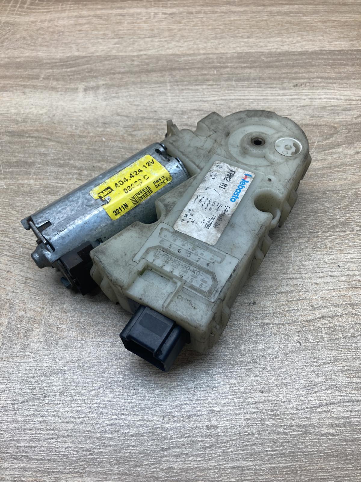 404424 1701050A  Sunroof motor/actuator Citroen C5