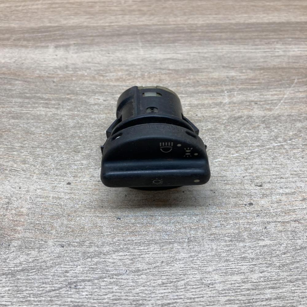 85GG 11667 AA   Light switch Ford Granada