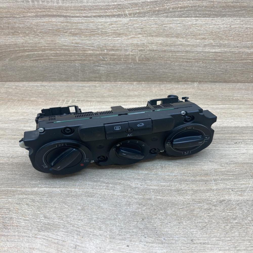 1CF747309   Climate control unit Volkswagen PASSAT B6
