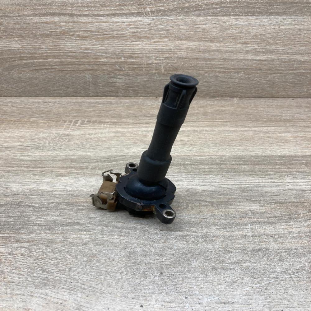 1748017 11860  High voltage ignition coil BMW 7 E38