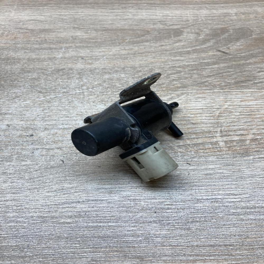 7700875912 9845  Turbo solenoid valve Mitsubishi Carisma