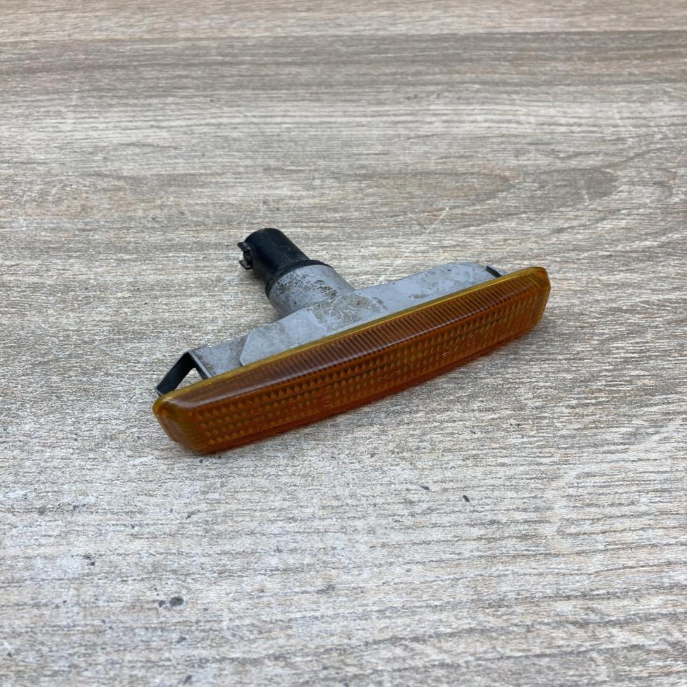 8360589   Front fender indicator light BMW 5 E39