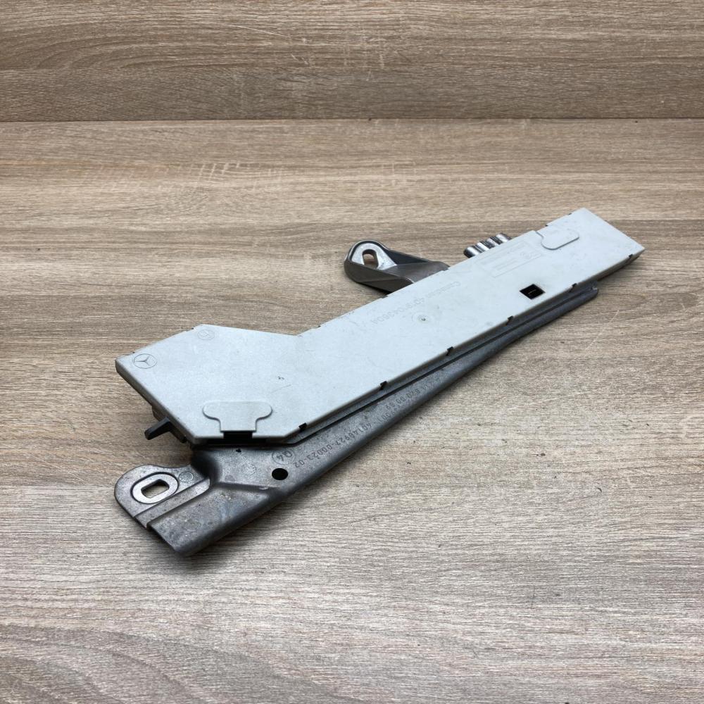 A2118200089 4019104360A  Aerial antenna amplifier Mercedes-Benz E W211