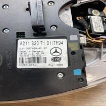 A2118207101 2JM009423  Front seat light Mercedes-Benz E W211