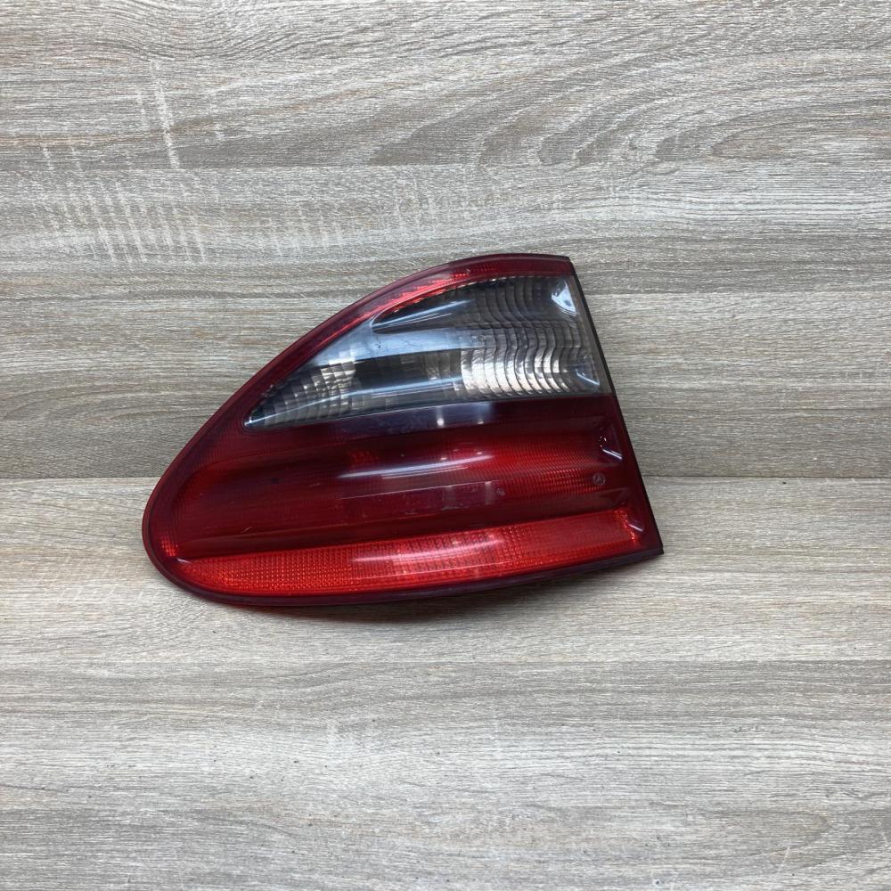 A2108205364 324001  Rear/tail lights Mercedes-Benz E W210