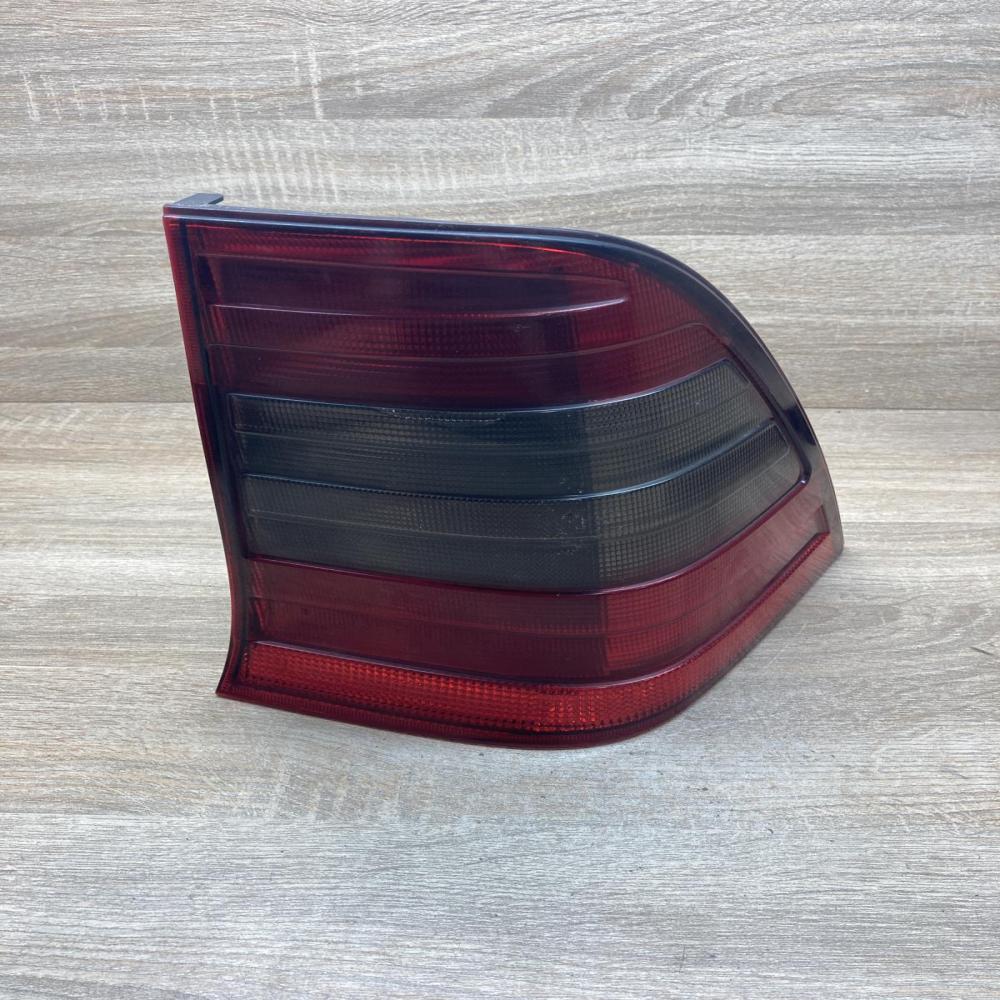 146531 00   Rear/tail lights Mercedes-Benz C W202