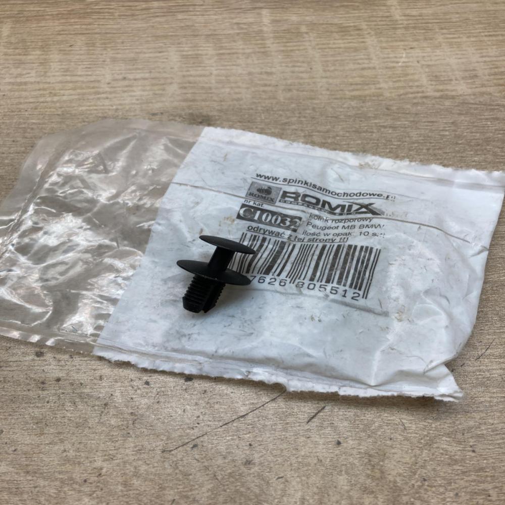 C10032   Other body part Mercedes-Benz 190 W201