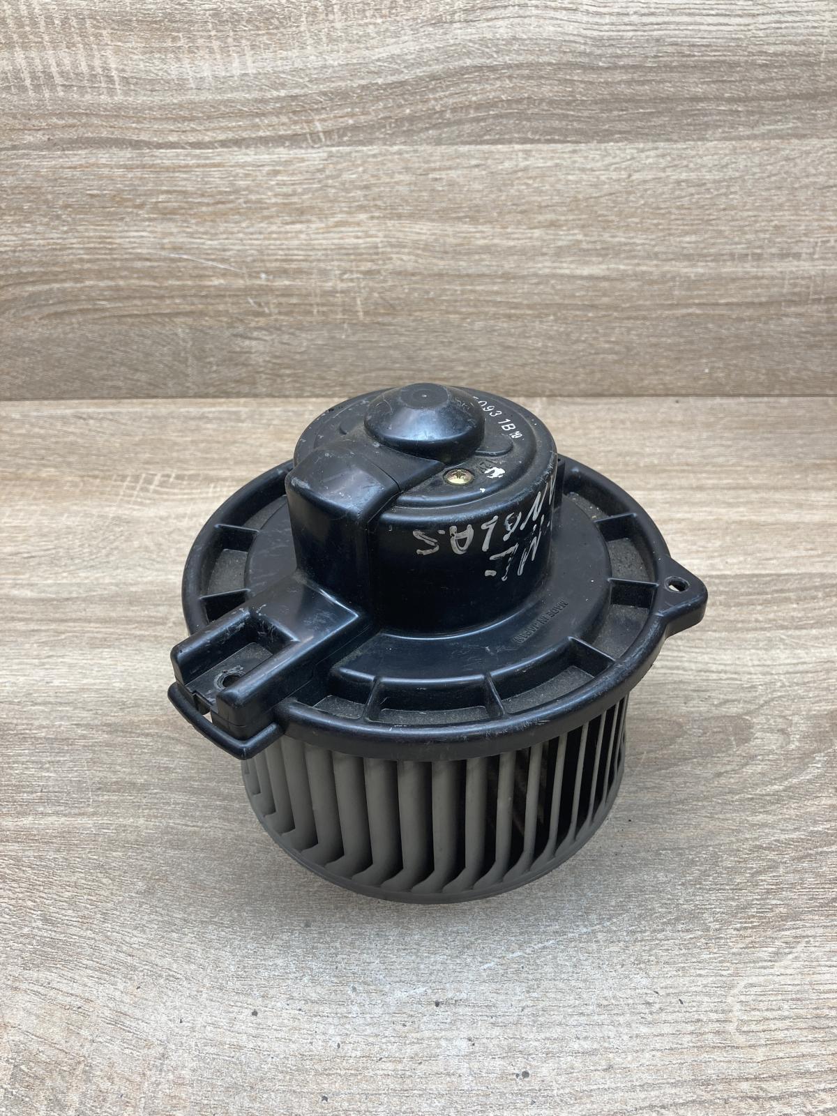 194000 50931   Heater fan/blower Toyota Yaris