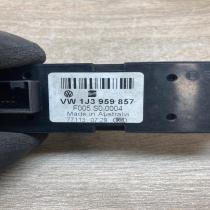 1J3959857 F005S00004  Electric window control switch Skoda Octavia Mk1 (1U)