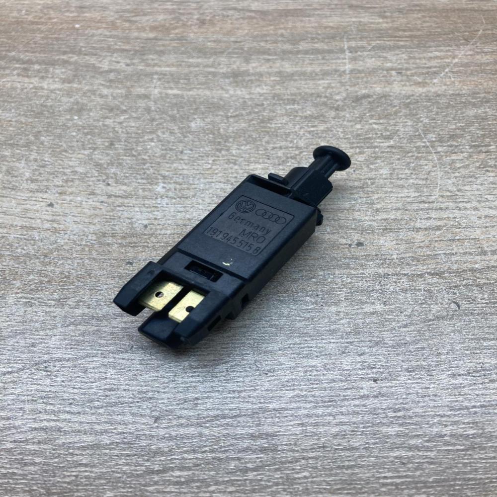 191945515B   Brake pedal sensor switch Volkswagen PASSAT B4