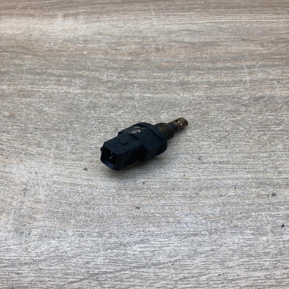 078906161   Intake air temperature sensor Audi A8 S8 D2 4D