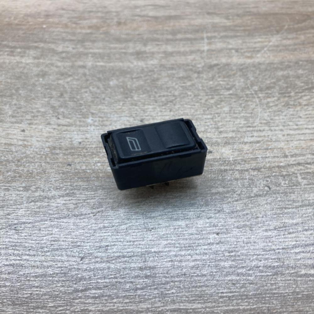 443959855F   Electric window control switch Audi 100 200 5000 C3