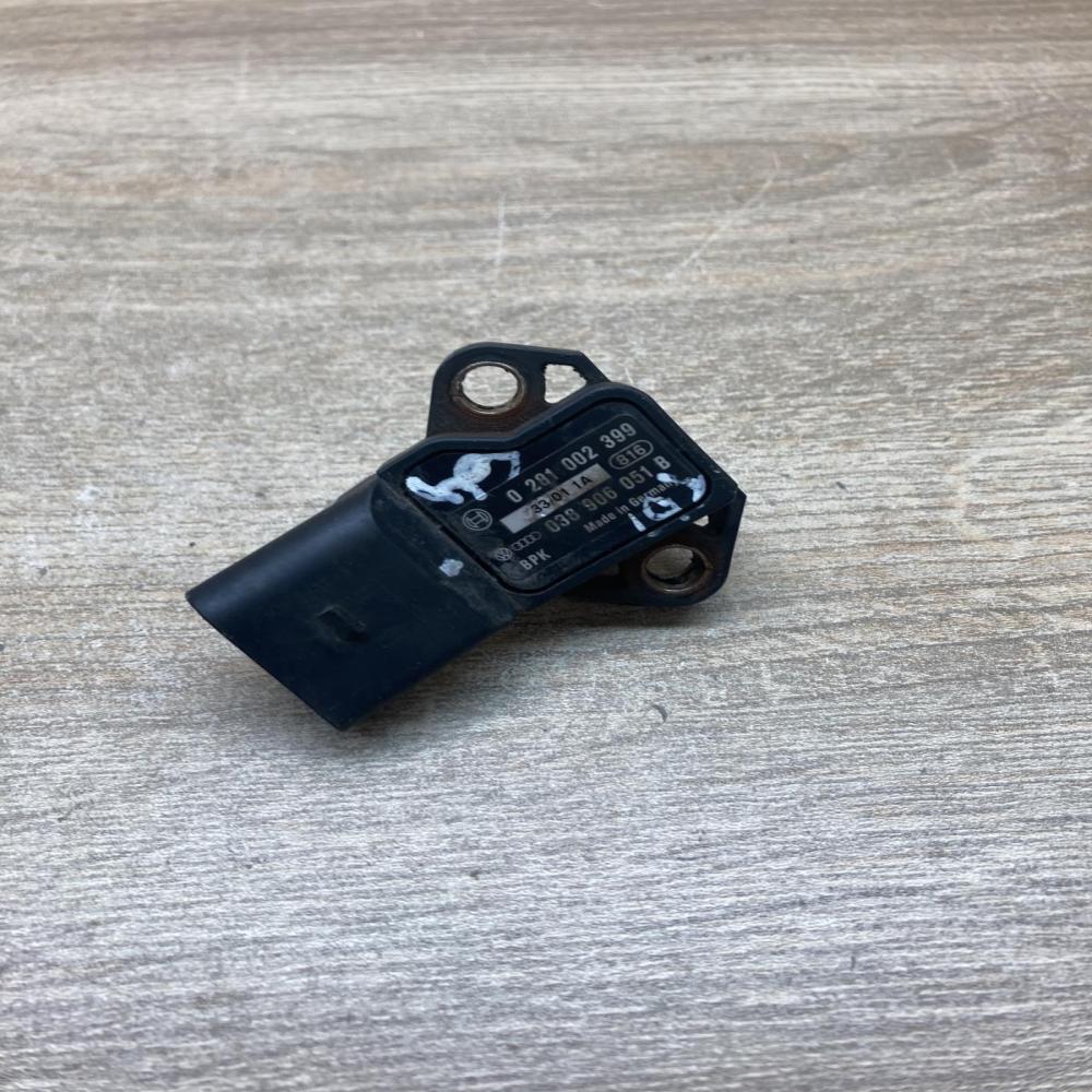 038906051B 0281002399  Air pressure sensor Volkswagen PASSAT B6