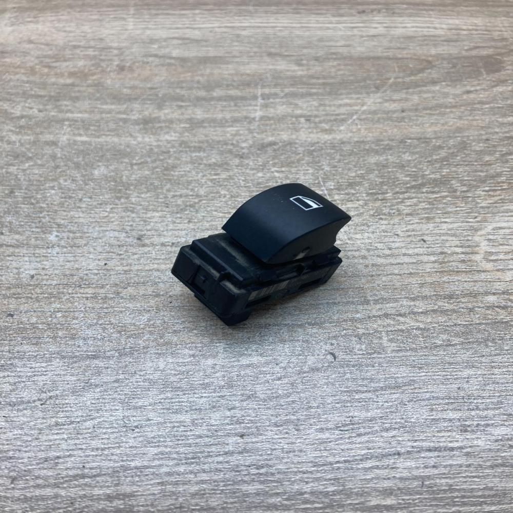 6922244 15979804  Electric window control switch BMW X3 E83