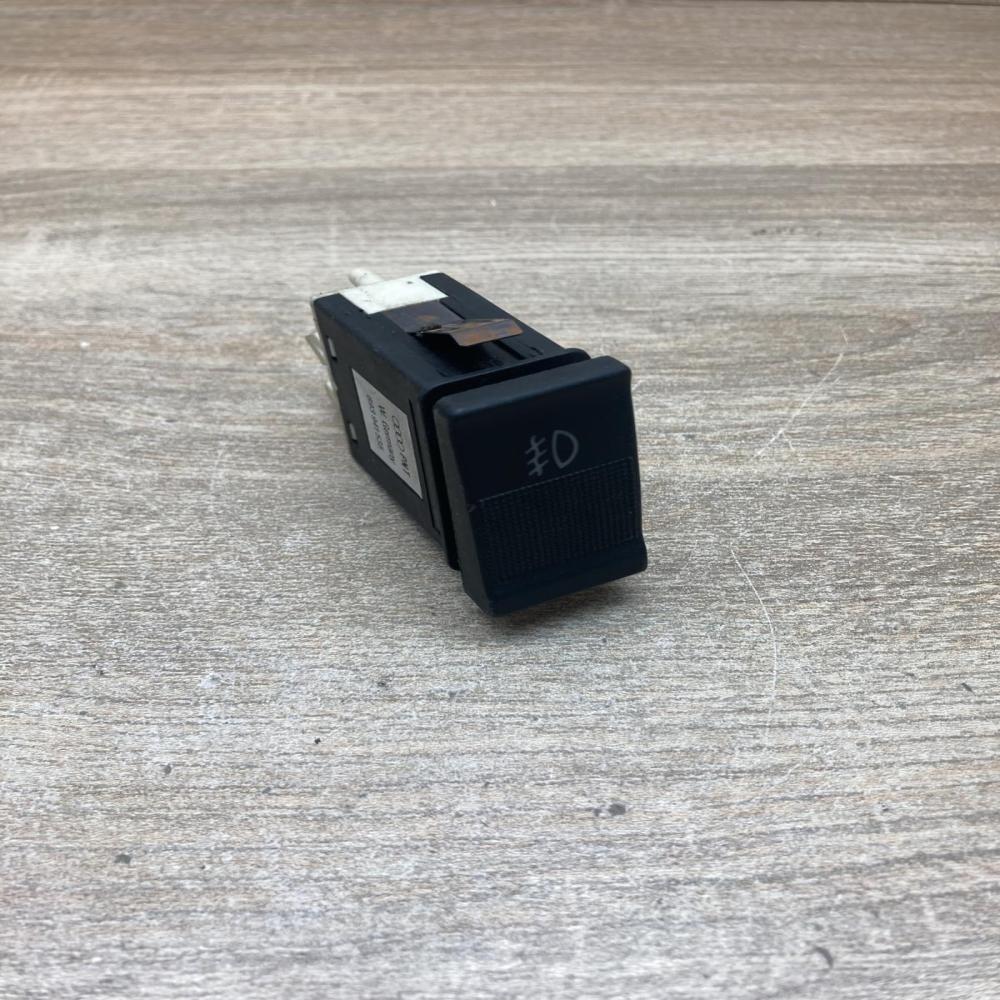 893941535   Fog light switch Audi 100 S4 C4