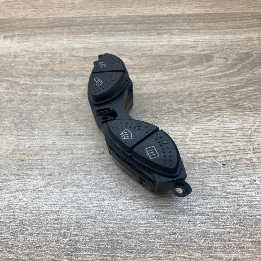 98AG 19A945 BG   Windscreen/window heater switch Ford Focus