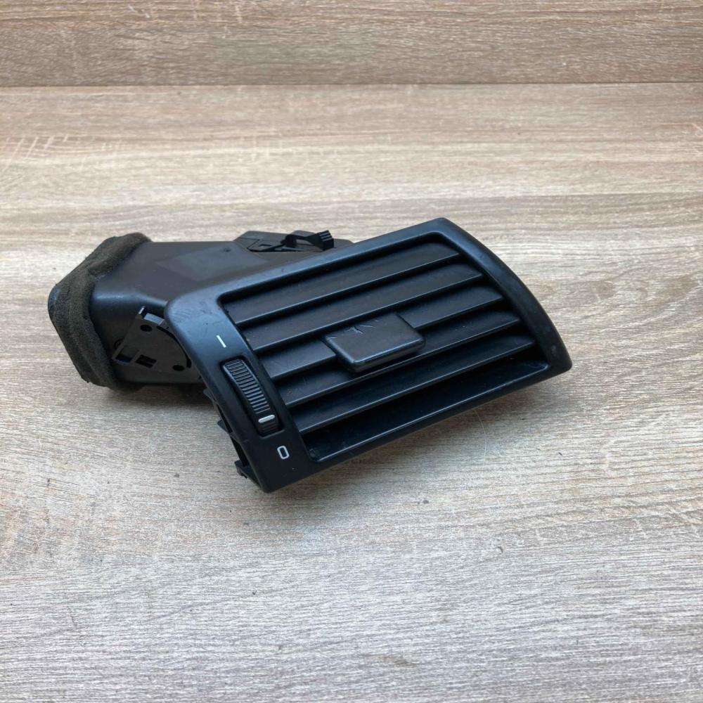 8361898   Dashboard side air vent grill/cover trim BMW 3 E46