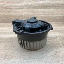 MF016070 0701   Heater fan/blower Mitsubishi Colt