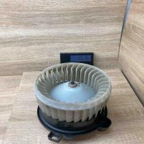 MF016070 0701   Heater fan/blower Mitsubishi Colt