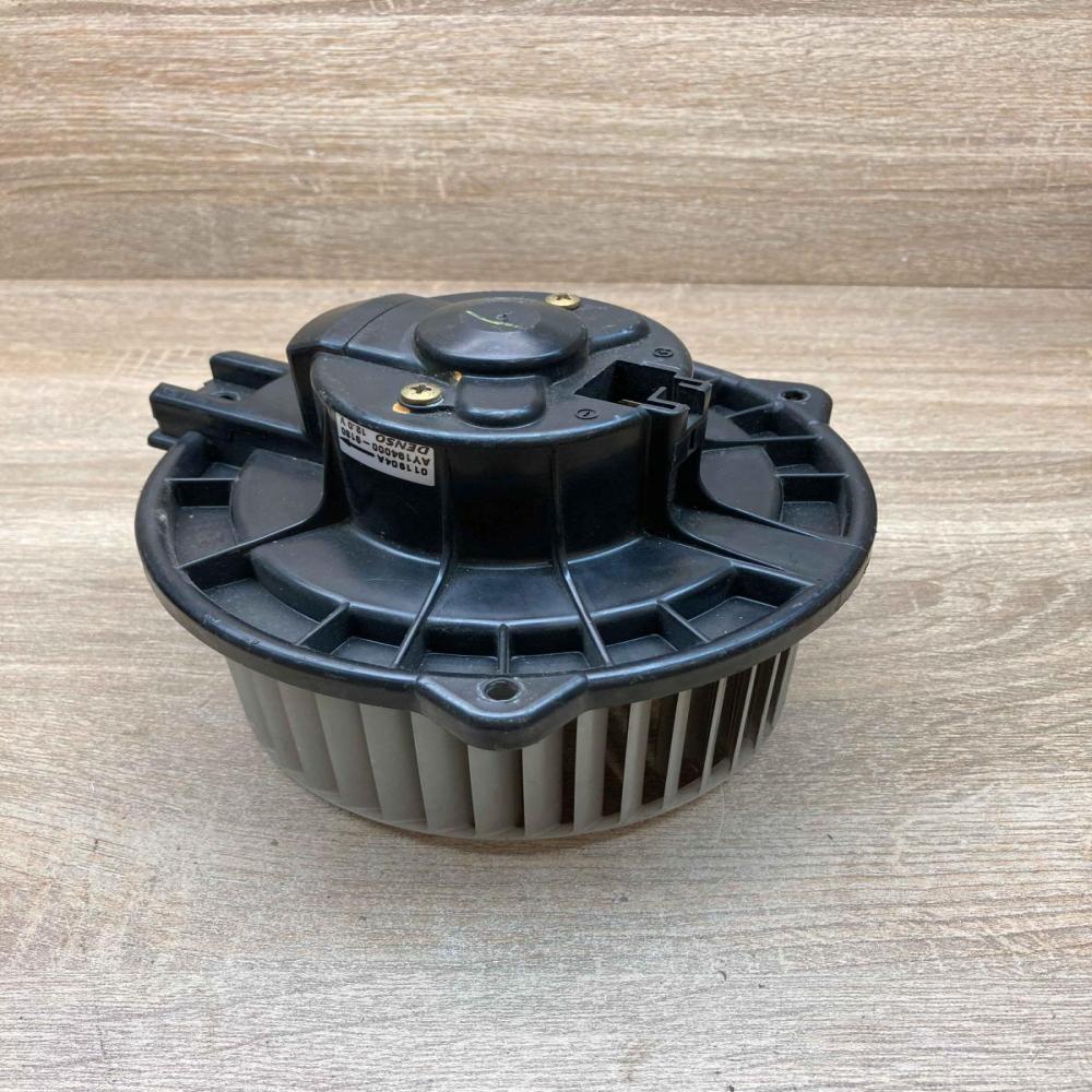 AY194000 9130 011904A  Heater fan/blower Cadillac CTS