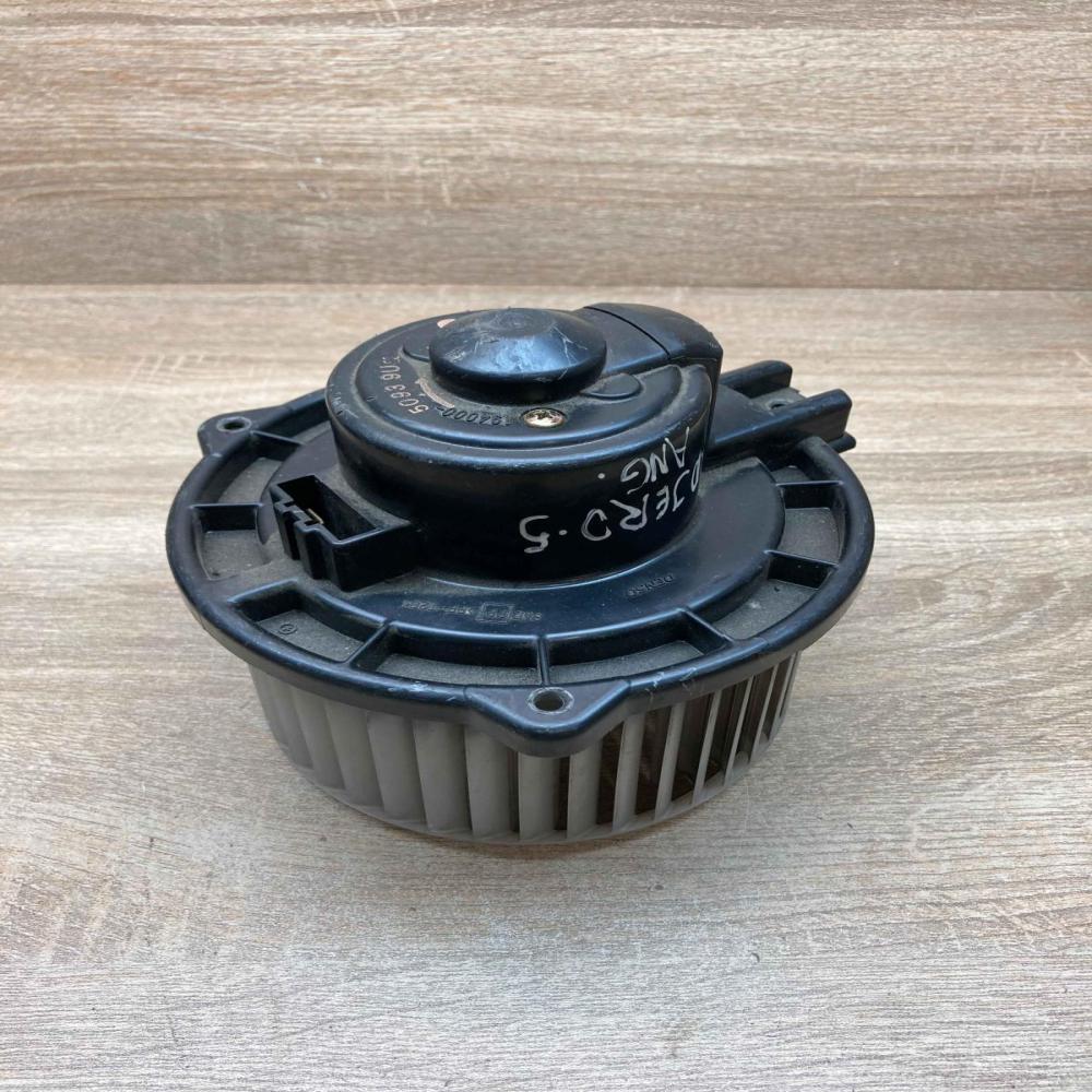 194000 5093   Heater fan/blower Mitsubishi Pajero