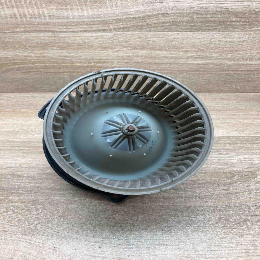 MF016070 0020 0130111170  Heater fan/blower Toyota Corolla E110