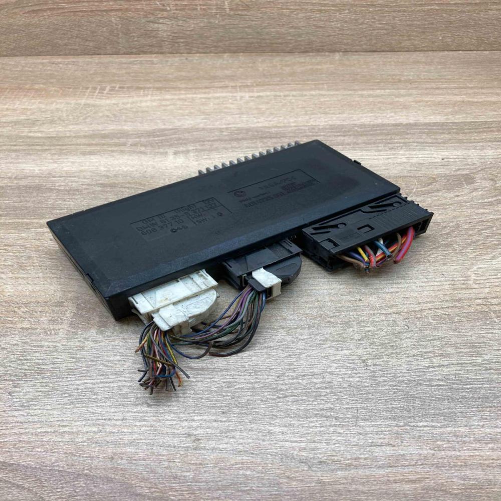8371127   Central body control module BMW 5 E39