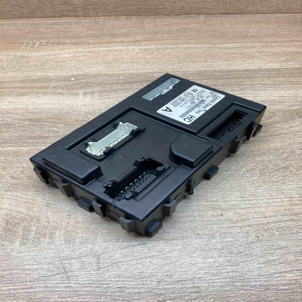 284B13VU1A   Central body control module Nissan Note (E12)