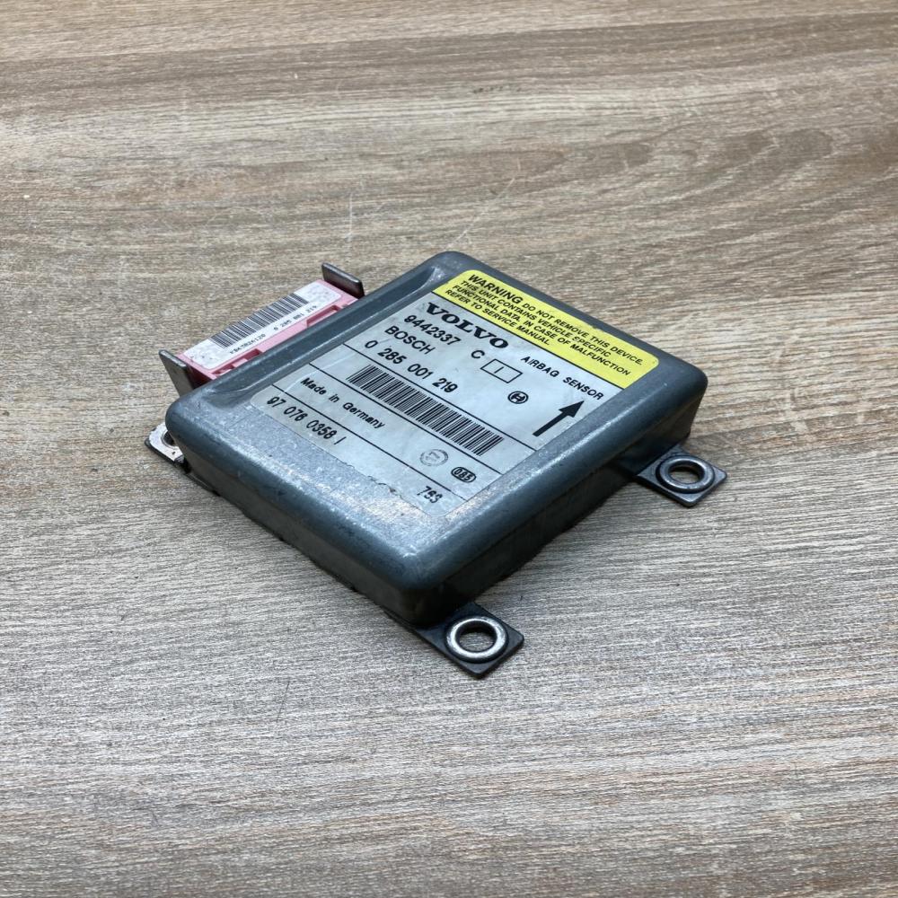 9442337C 0285001219  Airbag control unit/module Volvo S70  V70  V70 XC
