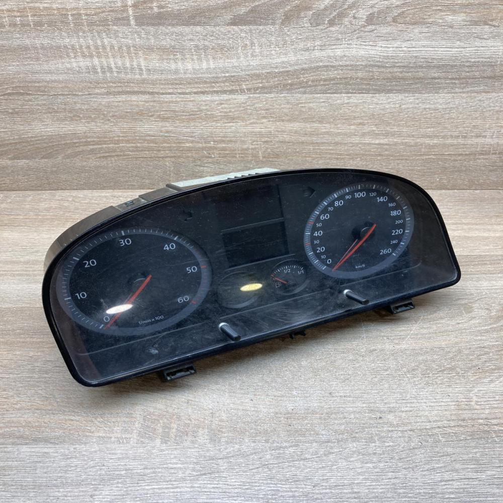 2K0920842E V0010000  Speedometer (instrument cluster) Volkswagen Caddy