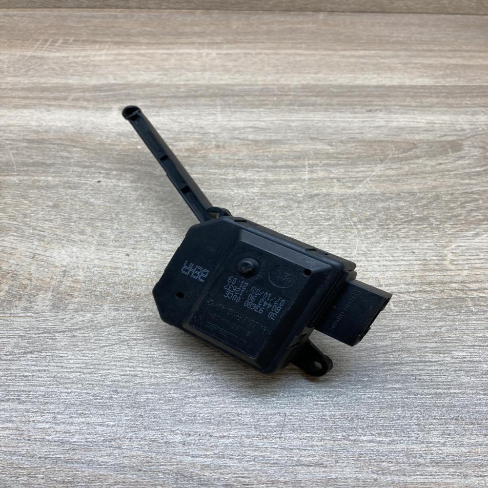 309368000CE B04439012637  Air flap motor/actuator Opel Astra G
