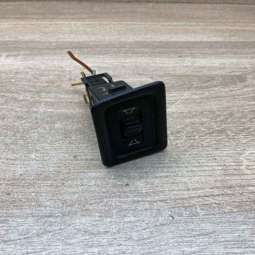 1379048   Other switches/knobs/shifts BMW 5 E34