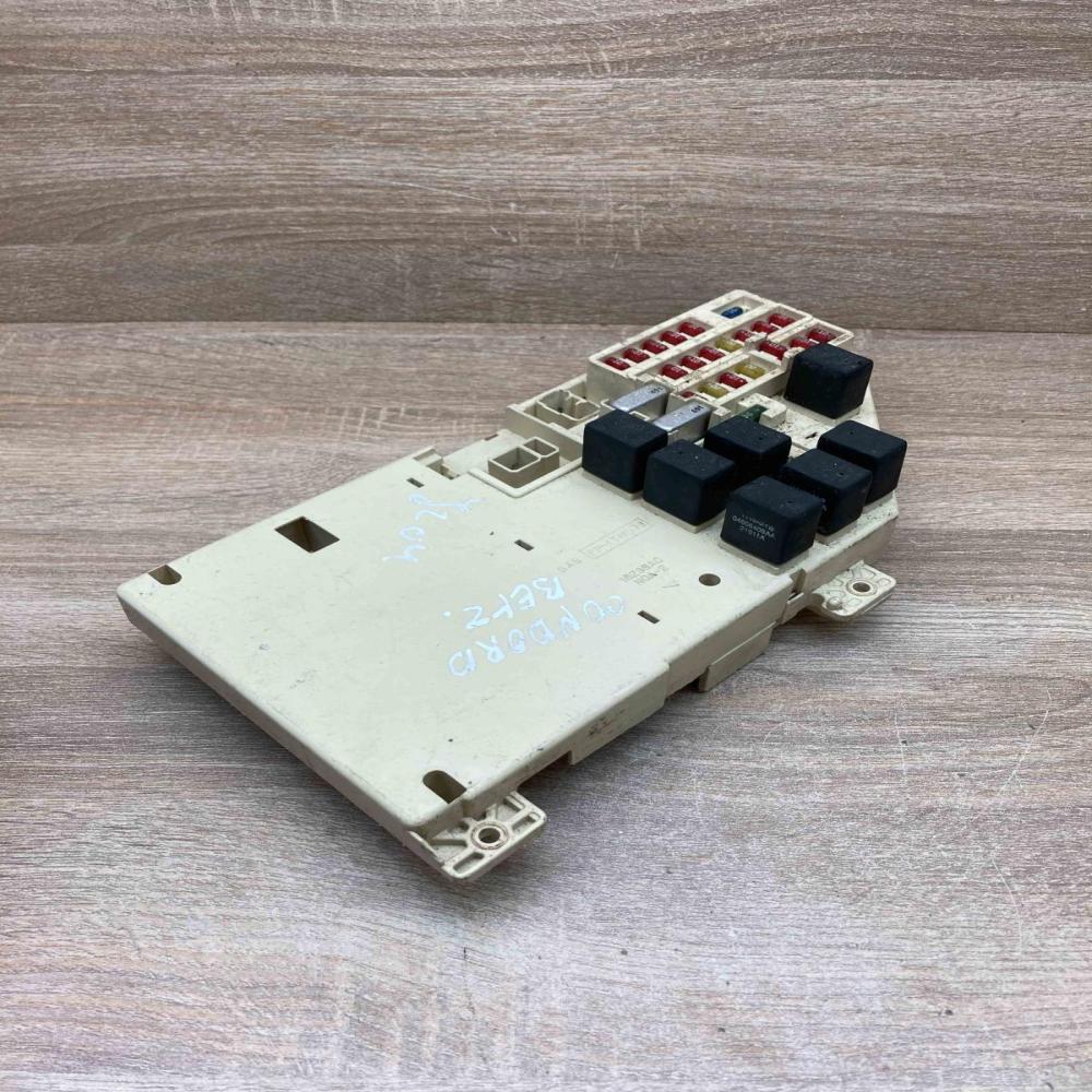 16238AC   Fuse module Chrysler 300M