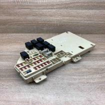 16238AC   Fuse module Chrysler 300M