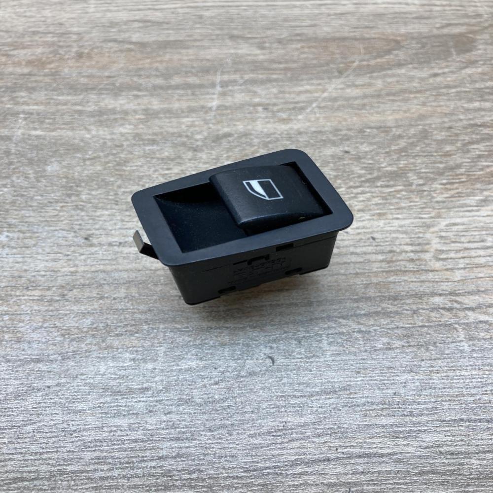 6902174   Electric window control switch BMW 3 E46