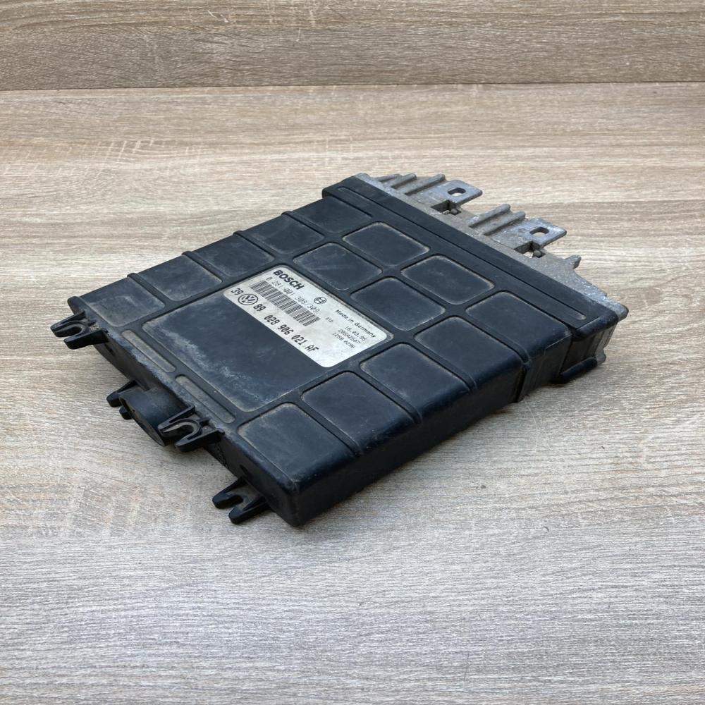 028906021AF 0281001308  Engine control unit/module ECU Volkswagen Golf III
