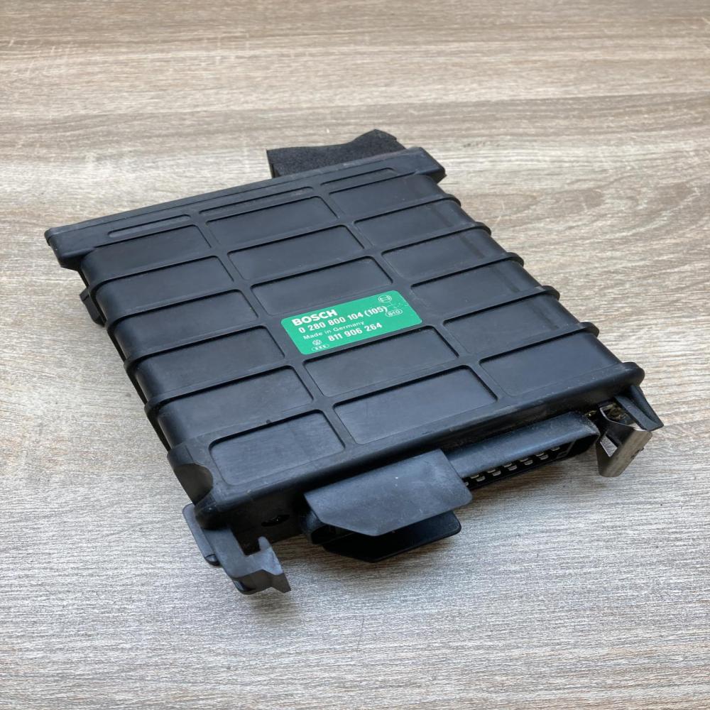 811906264 0280800104  Engine control unit/module ECU Audi 100 S4 C4