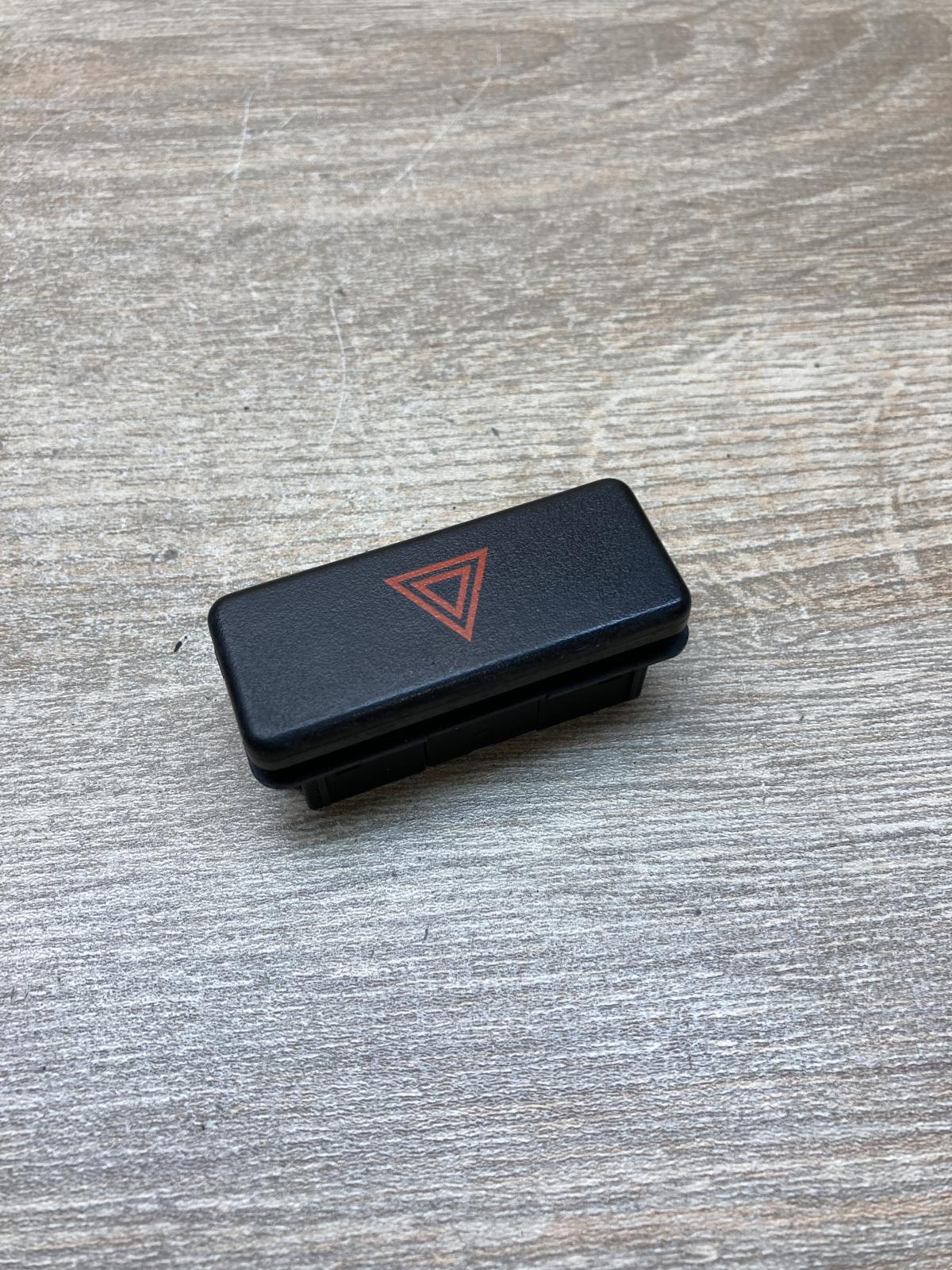 13907511   Hazard light switch BMW 5 E34