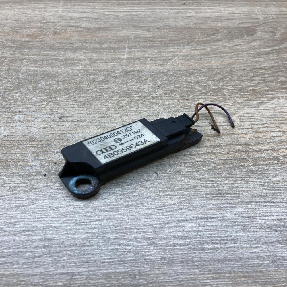 4B0959643A 02304000412G  Airbag deployment crash/impact sensor Audi A6 S6 C5 4B