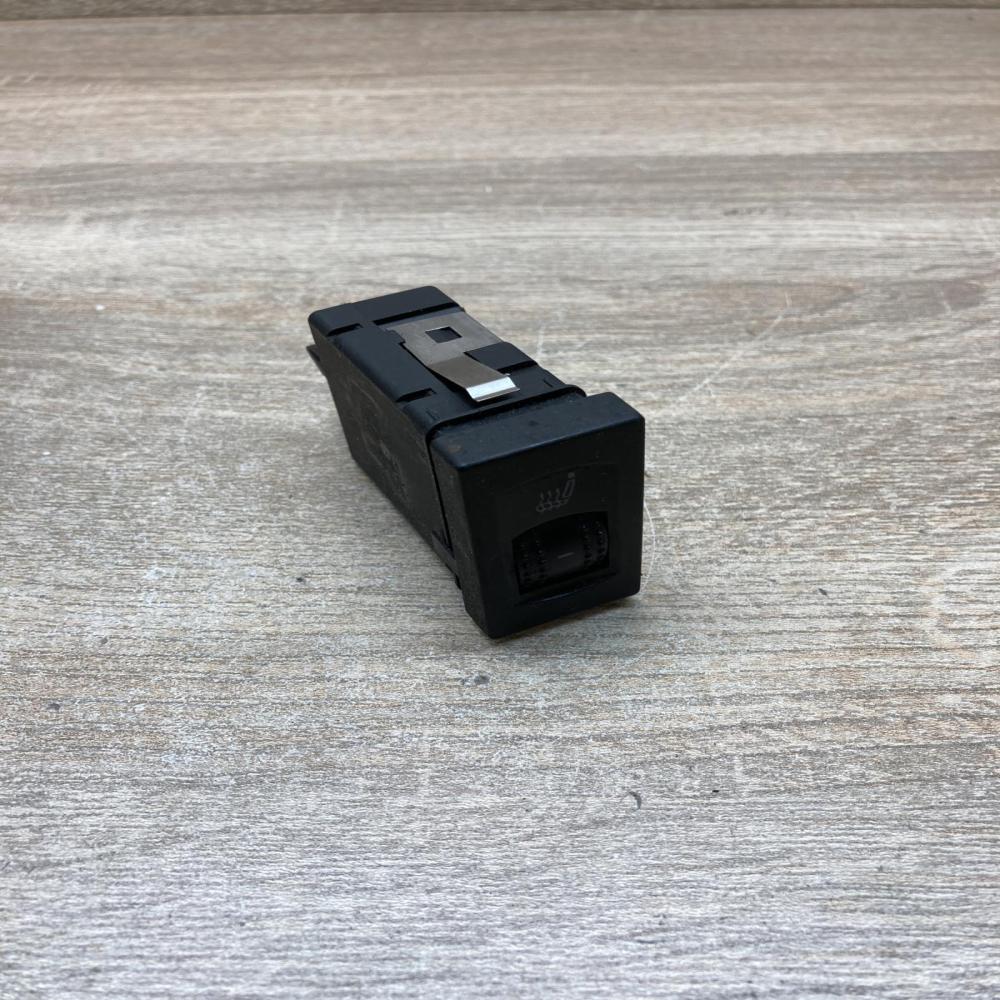 3B0963564A   Seat heating switch Volkswagen PASSAT B5