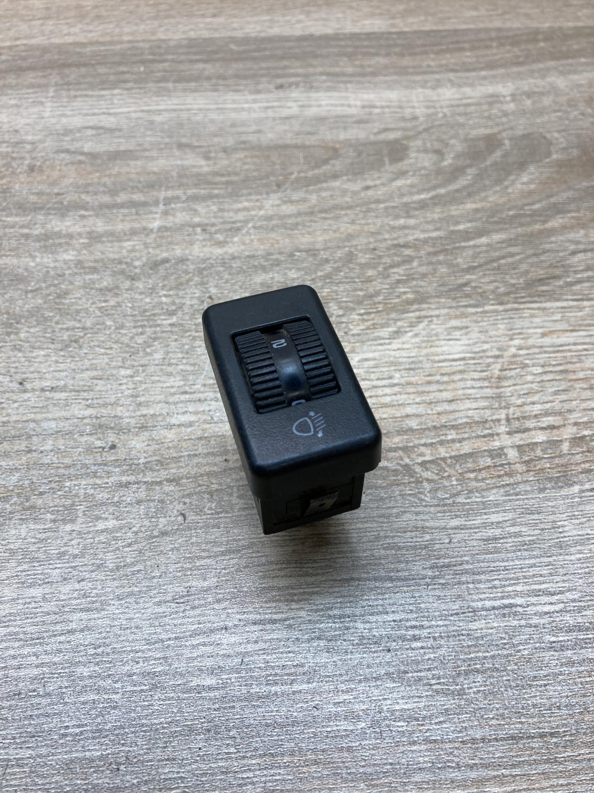 701941333   Headlight level height control switch Volkswagen Transporter - Carav