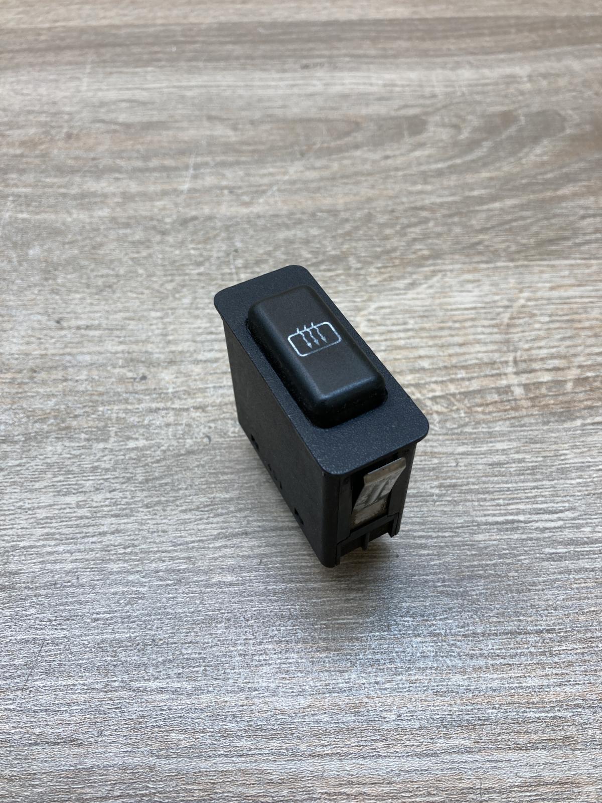 1391749   Windscreen/window heater switch BMW 5 E34