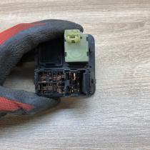 68960 90J00   Headlight level height control switch Nissan Almera