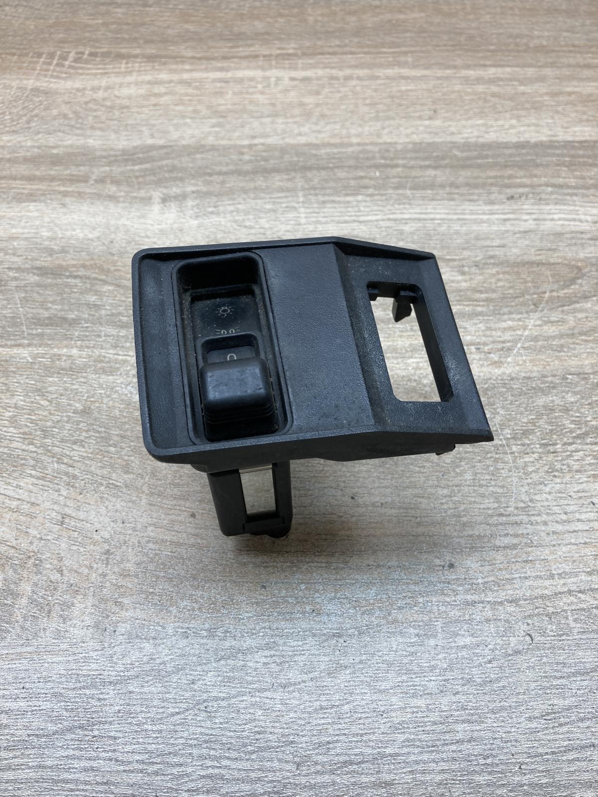 1391338 38813710  Light switch BMW 5 E34