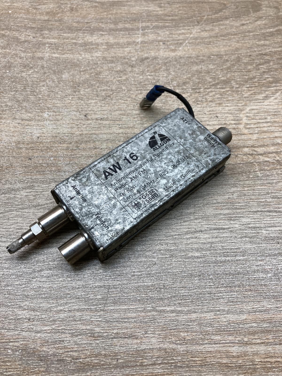 AW16   Aerial antenna amplifier Volkswagen PASSAT B5