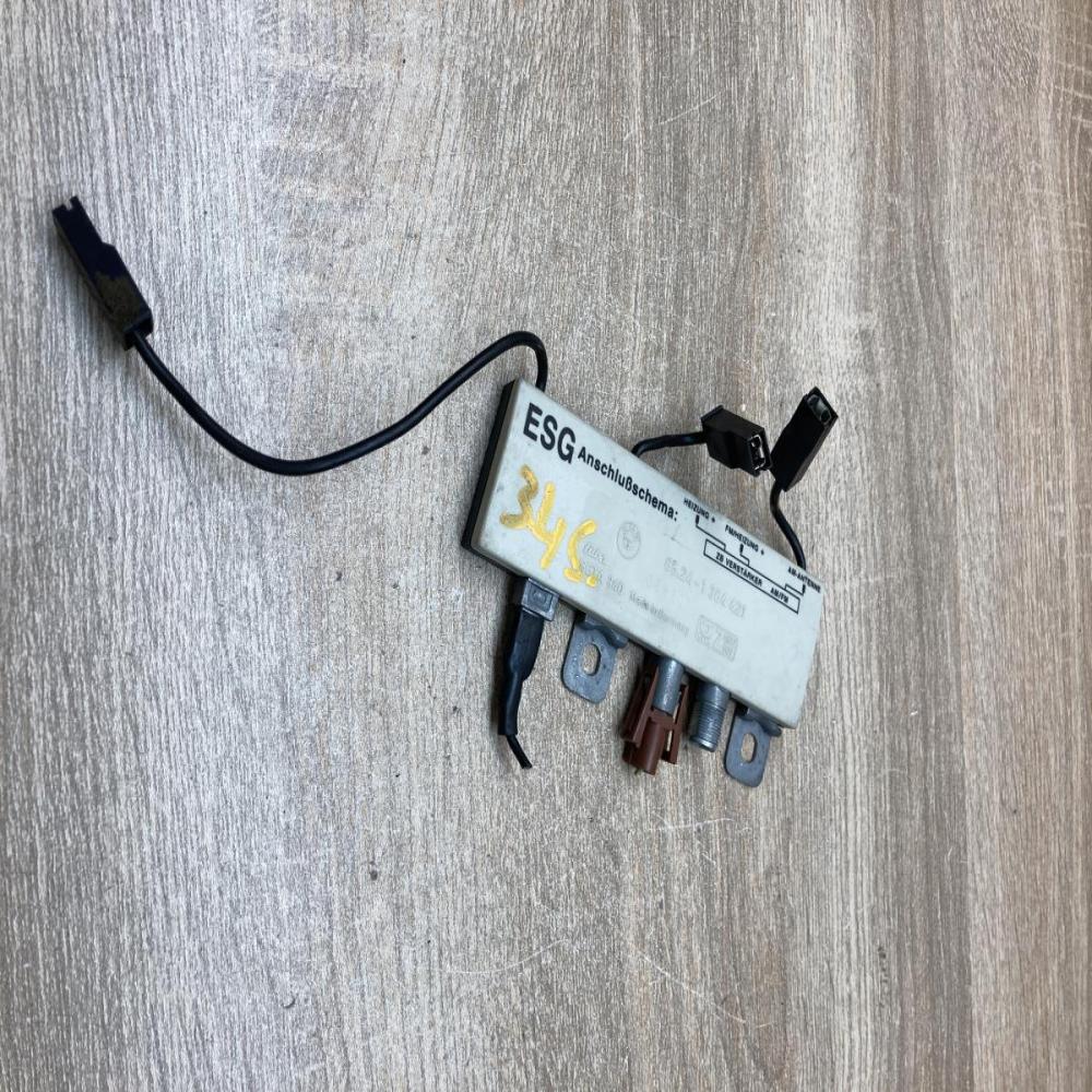 1384421 058901  Aerial antenna amplifier BMW 5 E34