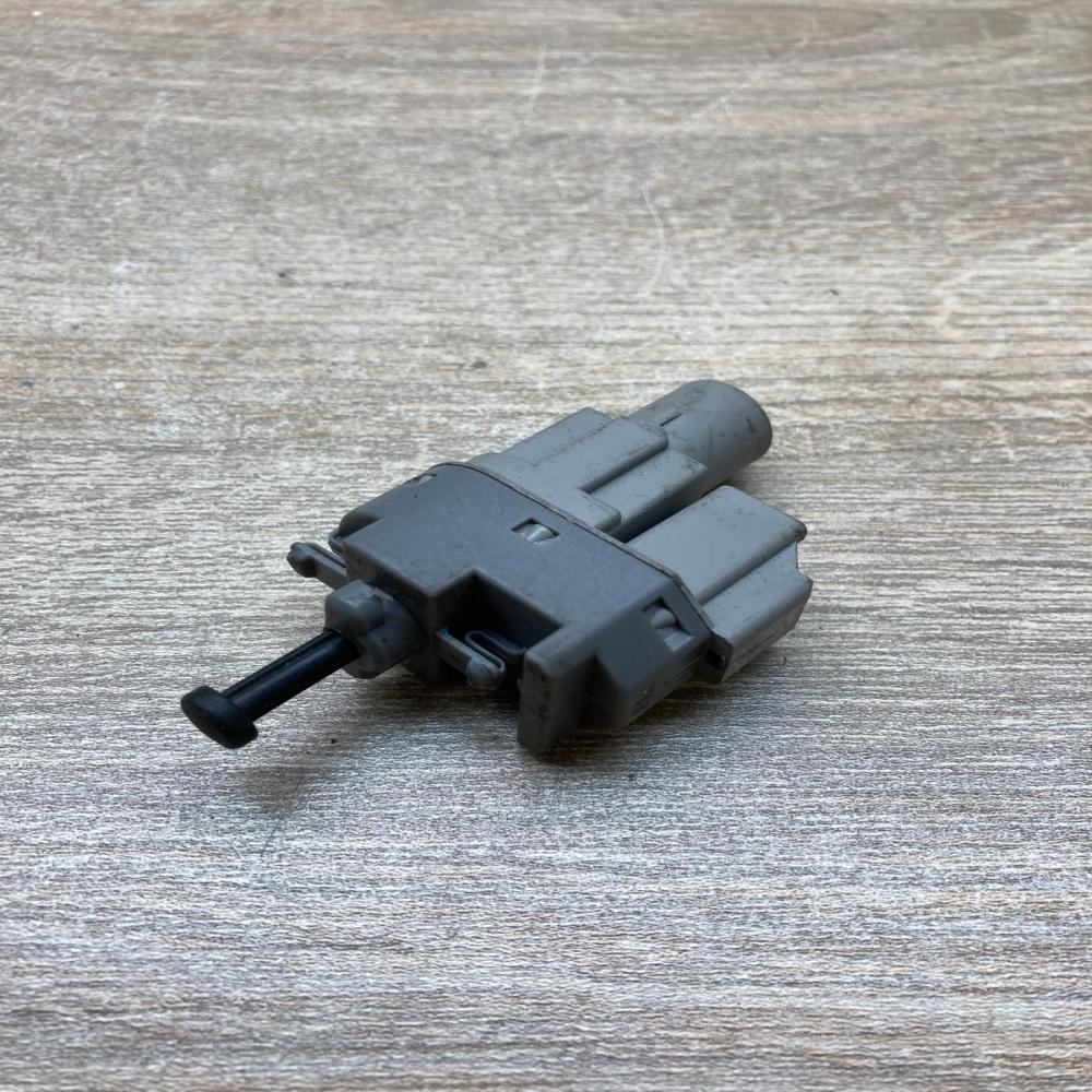 3L84 13480 AA   Brake pedal sensor switch Ford Transit